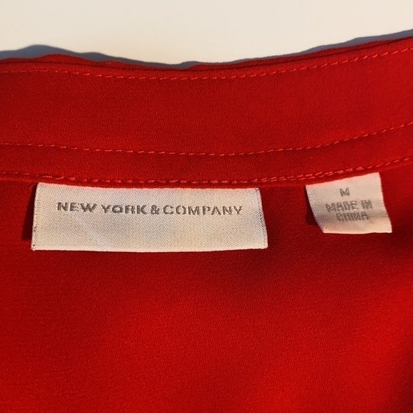 3 for $30 Red V-neck Blouse size medium 3/4 sleeve - Picture 9 of 10